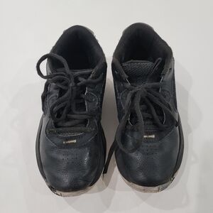 Under Armour Kids Black Sneakers Sz 1Y